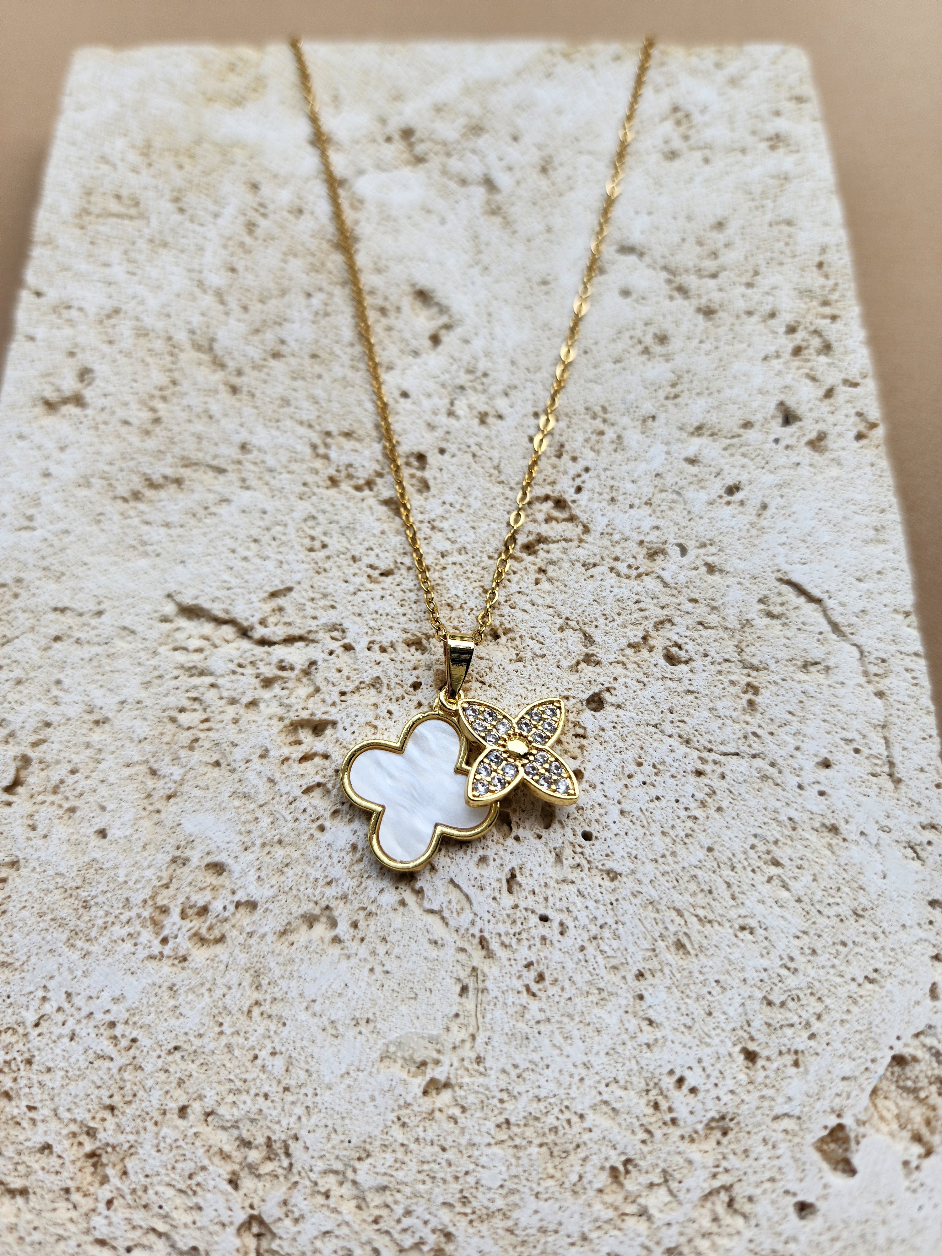 Clover flower charm chain necklace