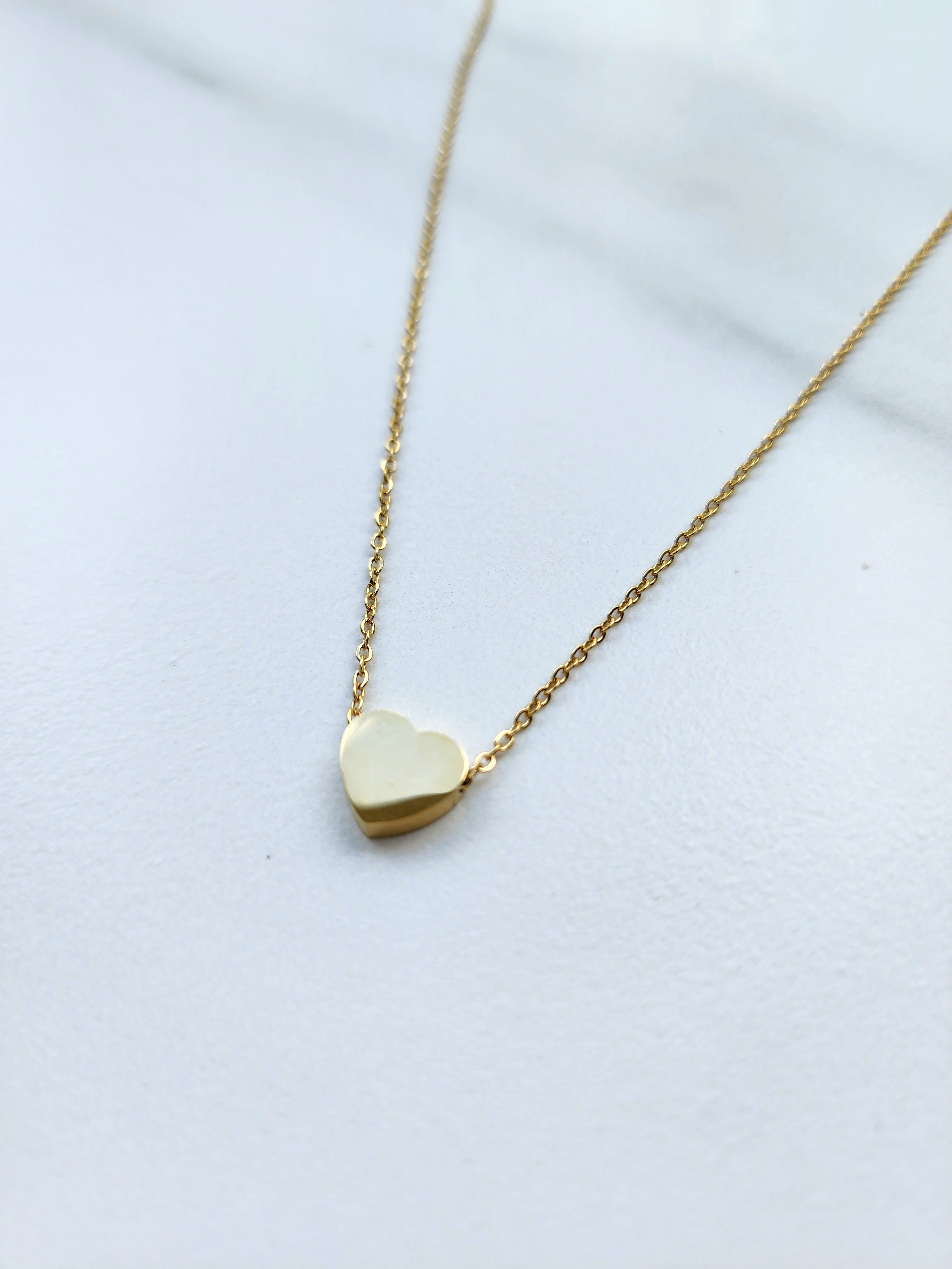 Heart charm chain necklace