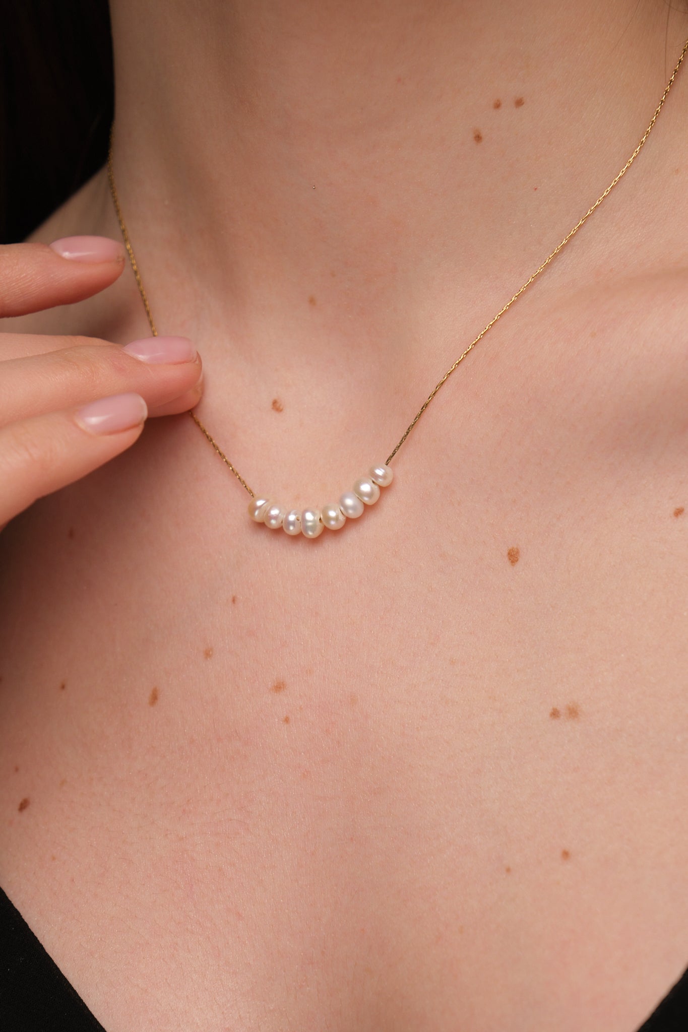 Fresh water pearls necklace chain