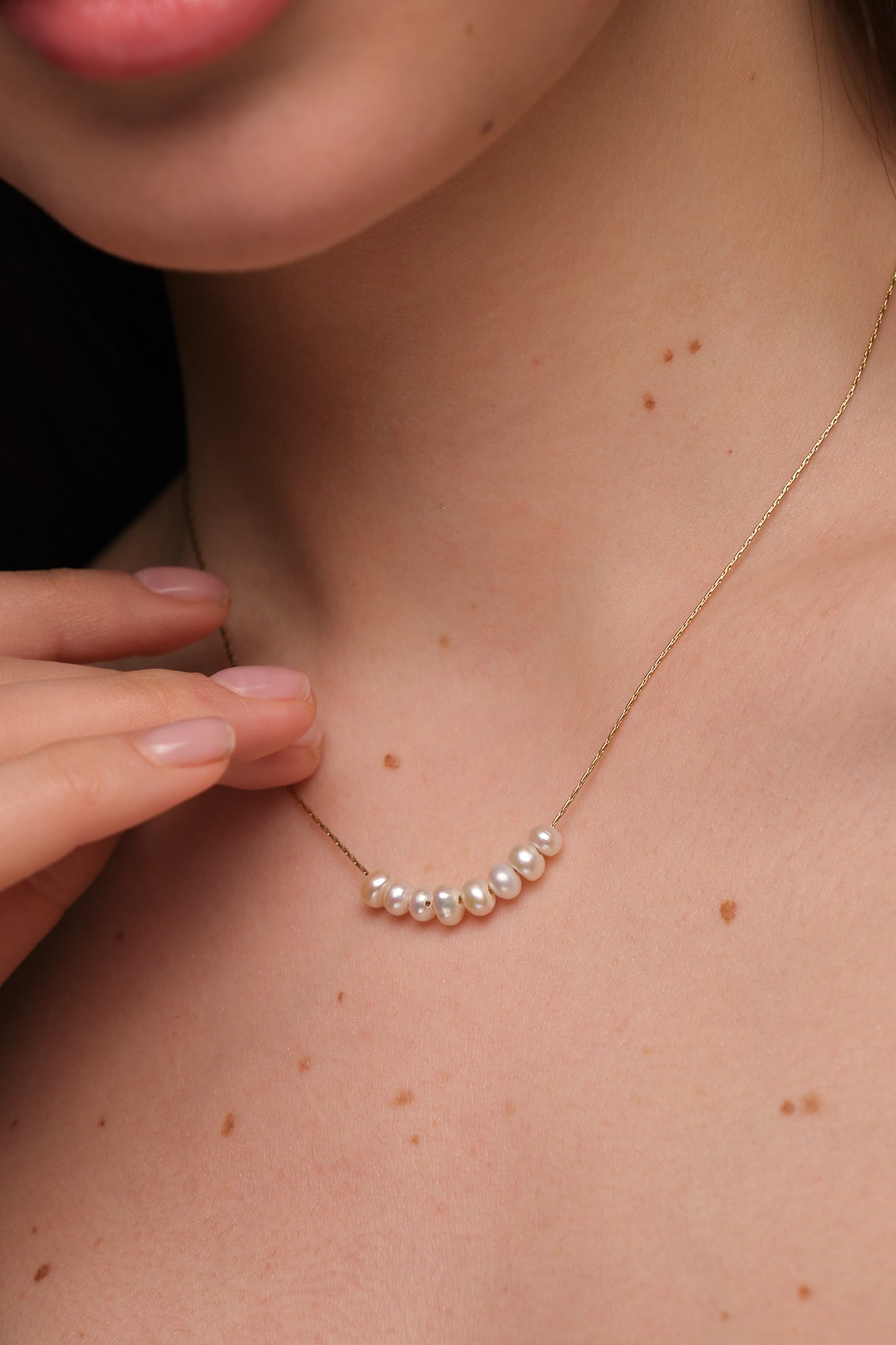 Fresh water pearls necklace chain